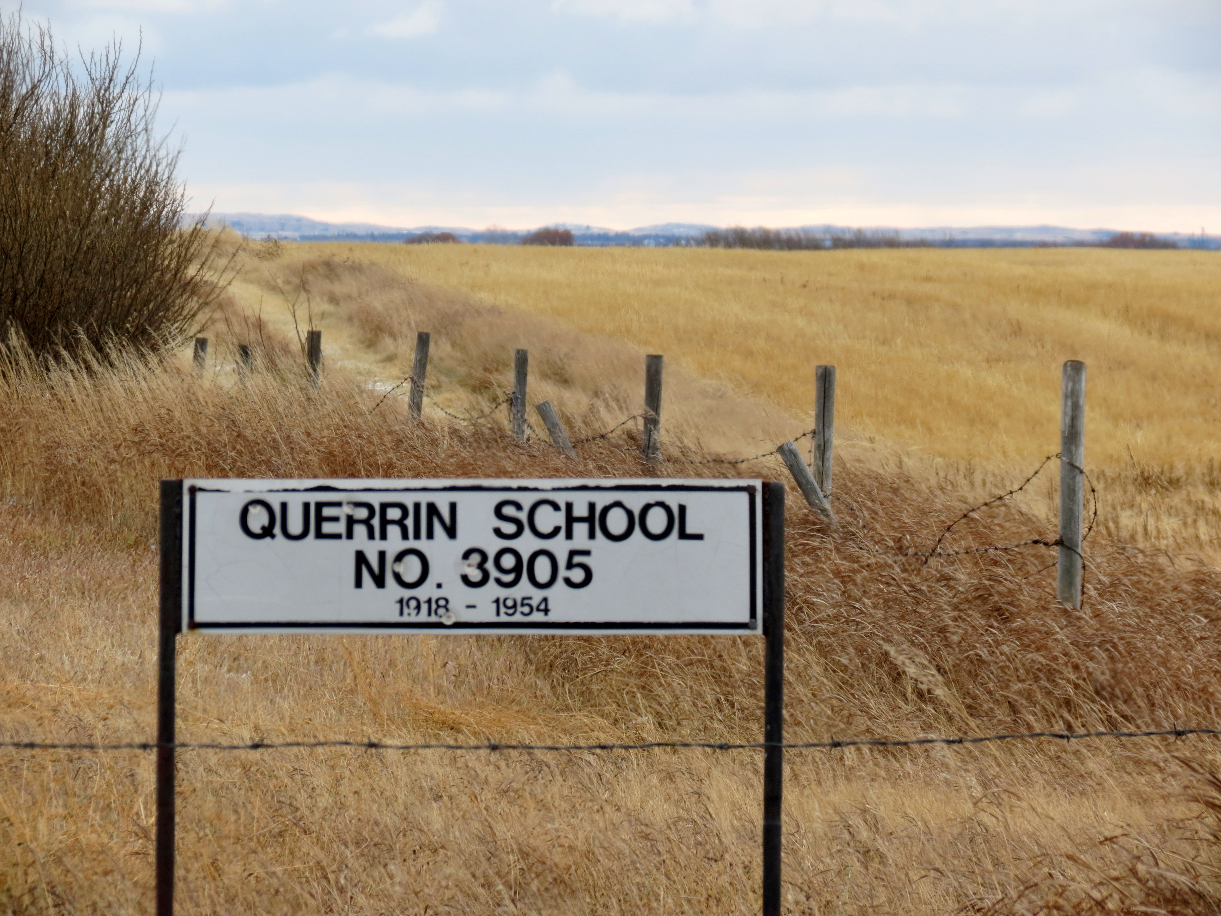 Querrin School District 3905, Northwest section 11 township 9 range 22 west of the 2nd meridian, 1918-1954, Querrin P.O. SW 7 9 21 W2, Parry SE 1 10 21 W2, near Avonlea,  - Saskatchewan Gen Web